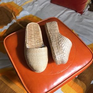 Rattan platform slippers 🧺